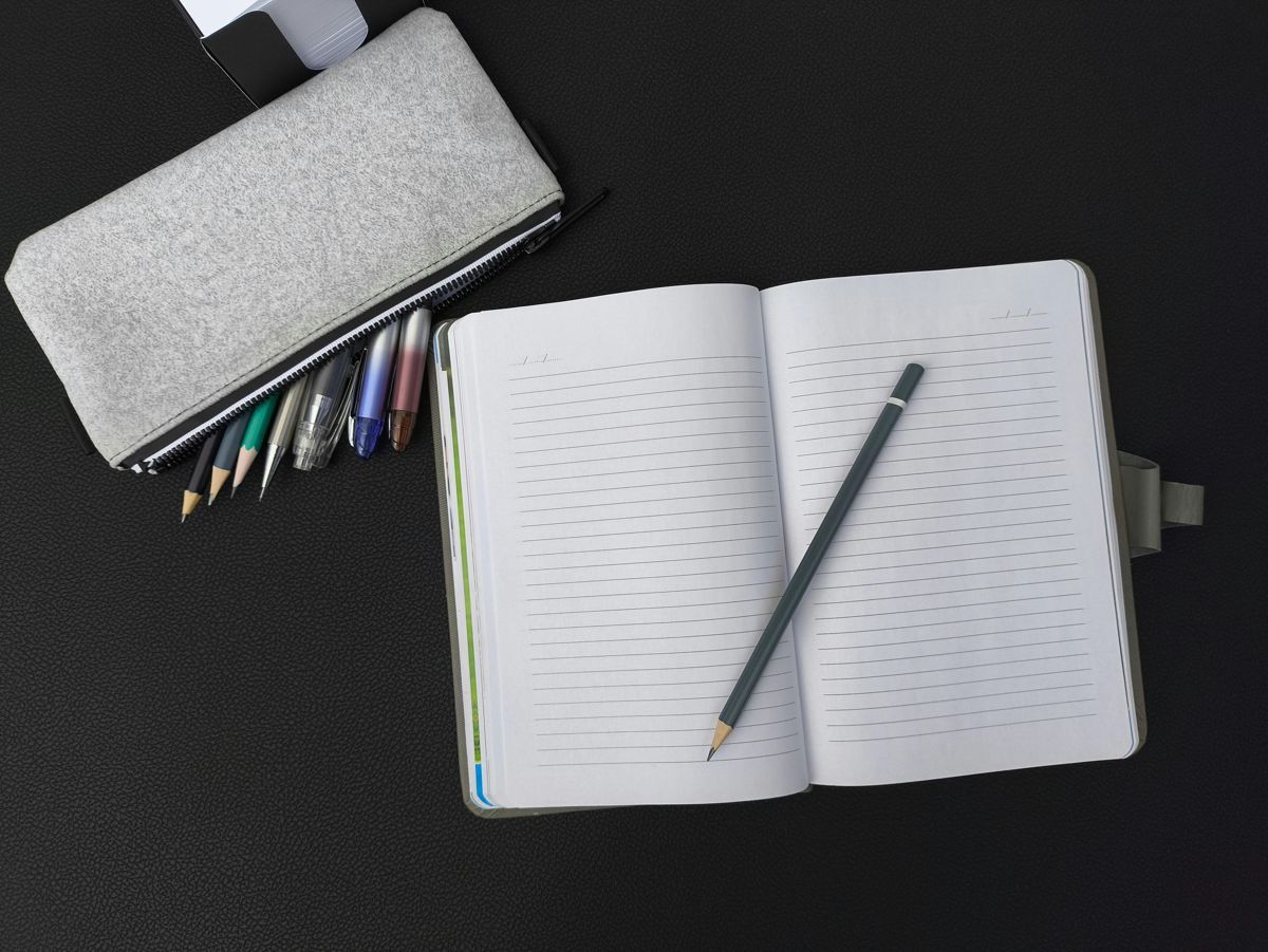 Bridging the Gap Between Training and Real World Knowledge Retention