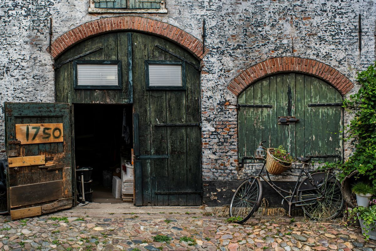 Overcoming Customer Churn in the First 90 Days: Bridging the Adoption Gap