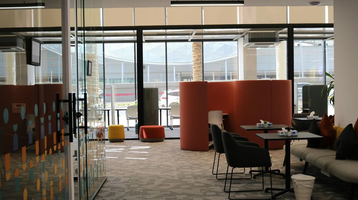 What is the Difference Between Phishing Simulations and Daily Security Habits: HeyLoopy vs KnowBe4